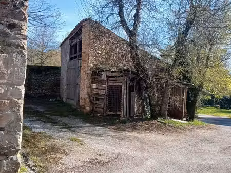 bâtiment en pierre