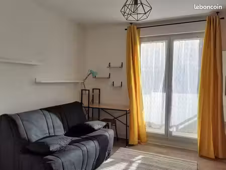 studio meublé 16 5 m2 à 5mn à pied de la gare + navette safran