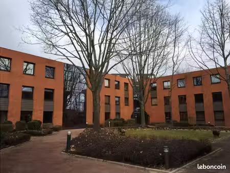 a vendre 580 m² bureau divisibles à montigny le bretonneux