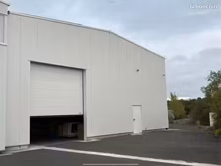 local industriel 2 500 m²