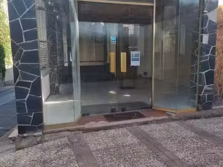 local commercial 80 m2