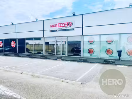 local commercial 720 m² la queue-les-yvelines