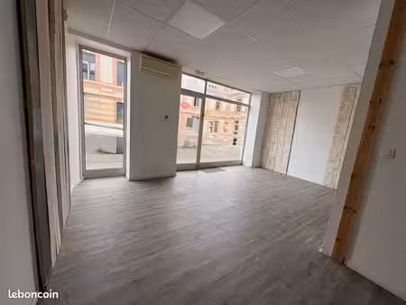 à louer local avec vitrine à lavaur