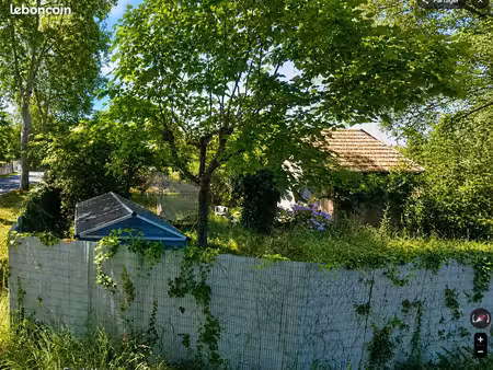 terrain de loisir de 1 200 m² (constructible) avec cabanon de caractère des années 1930 - 