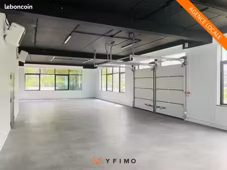 local d'activite 1340 m² trappes