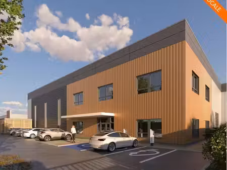 local d'activite 2210 m² trappes