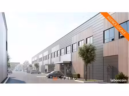local d'activite 3160 m² trappes