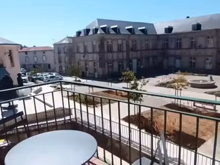 chambre meublée 18m2  balcon  jolie vue