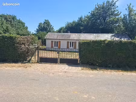fresnes-mazancourt - maison de plain-pied - 56 30 m² sur terrain de 1.626 m² - jardin inti
