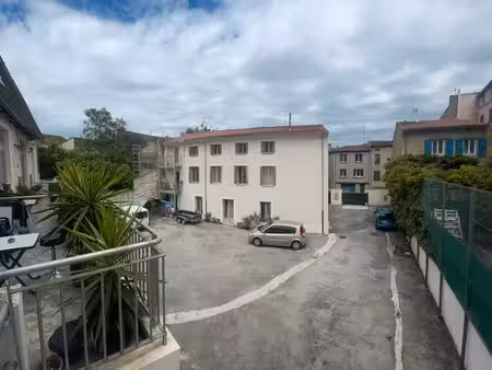 affaire rare en bloc : 2 immeubles  1 maison grande garage et atelier