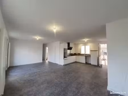 maison centre ville avec pompe à chaleur  7 pièces  5 chambres dont 2 suites parentales  v