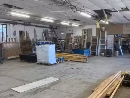 local à vendre 300 m2 + 70 m2 déjà loué