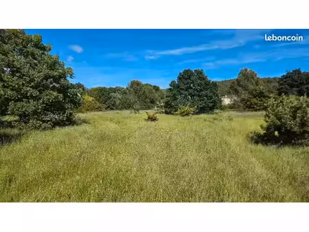 terrain 755 m² lauris