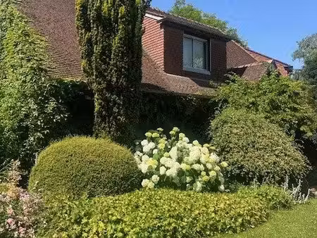 maison 6 pièces 242 m²