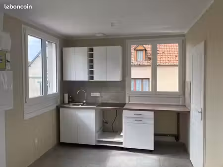 loue maison à l'etoile rue du 8 mai 1945