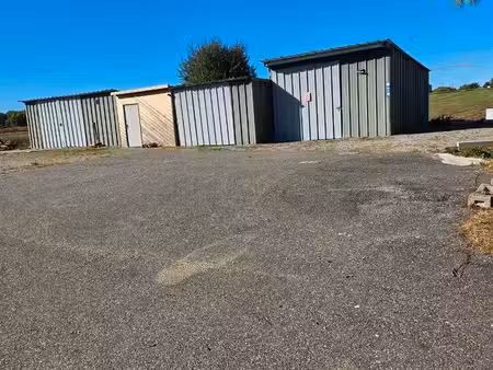 location hangars 105m2 et terrain 2000m2