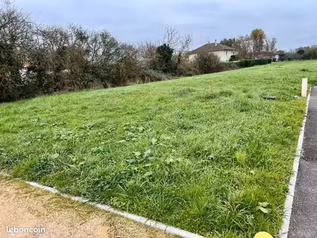 terrain 770 m² cras sur reyssouze
