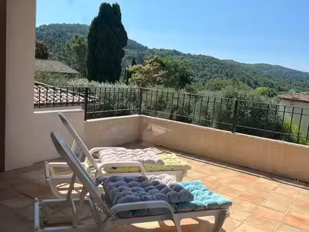 t2 avec grande terrasse