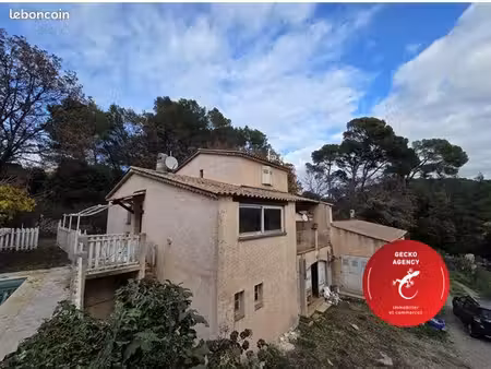villa 6 pièces 166 m²