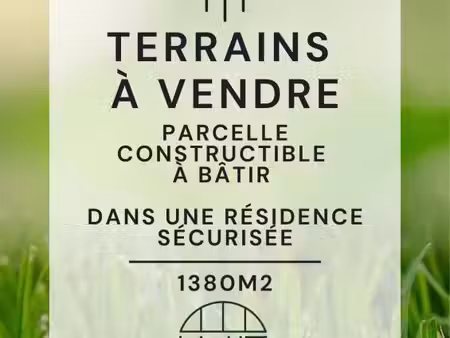 terrain 1 380 m² isle