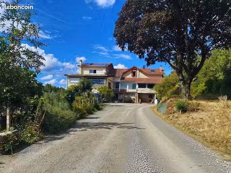 maison familiale spacieuse avec fort potentiel – châlus