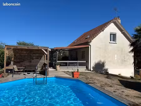 maison de famille avec dépendances