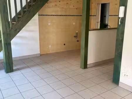 je loue un appartement t3 en duplex