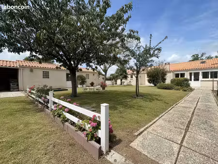 maison 6 pièces 135m2 - garage - véranda - champagné les marais