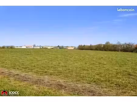 terrain 11 182 m² lucon