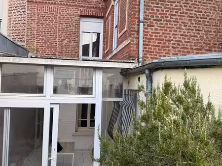 plein centre maison jardinet