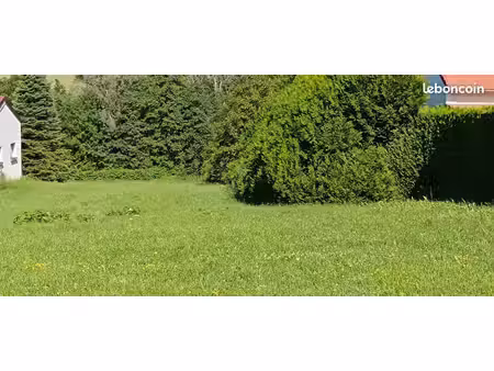 terrain 2800 m² cusset