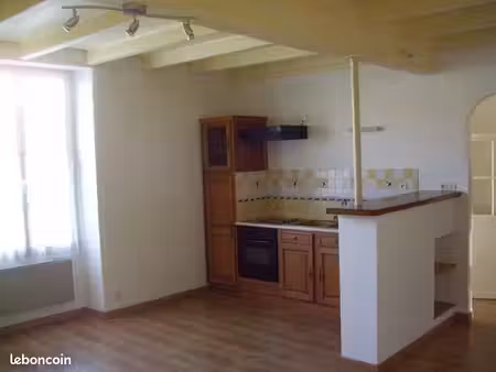 grand appartement f 75 m² avec garage centre bourg