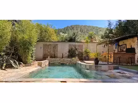 grande propriété de 208m2 à la moutonne  piscine  jardin sans vis-à-vis  fort potentiel