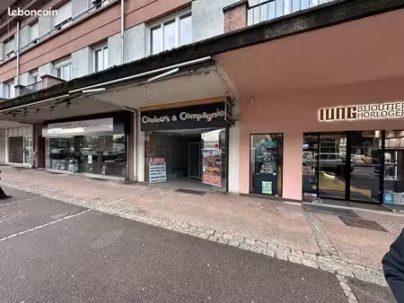 local commercial 110 m²