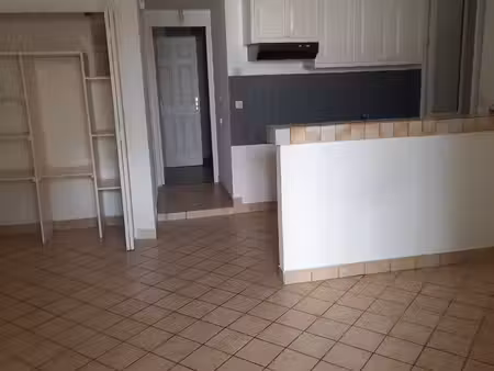 appartement f2 rez-de-chaussée