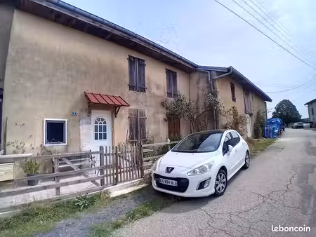 maison village calme