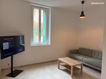 superbe appartement meuble 2 pieces -49 m² avec grand garage attenant- rdc