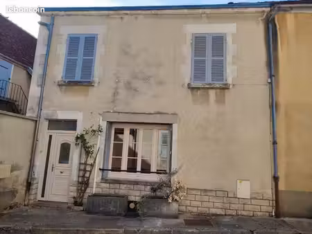 maison de village sur coulanges la vineuse