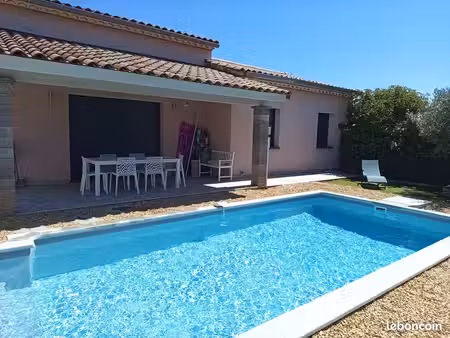 villa récente t4 avec piscine