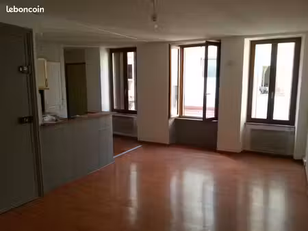studio f1 32 m² avec balcon idéal investisseur (dpe d)