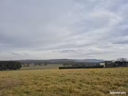 terrain constructible 1614 m2 les issards