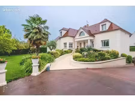 propriété 7 pièces 250 m²