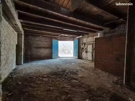 maison de village avec deux remises attenante