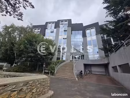 bureaux 150 m²