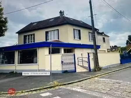 local commercial
