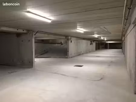 parking intérieur quartier vieux saint maur
