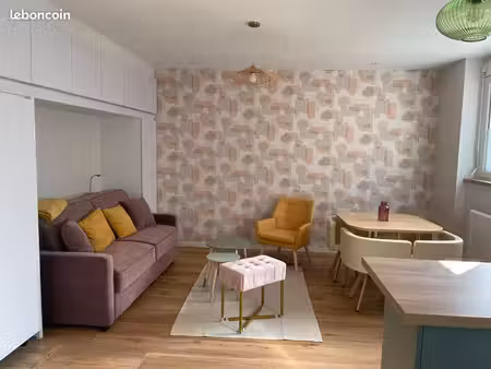 studio meublé 26 m2 à ivry sur seine  885 charges comprises
