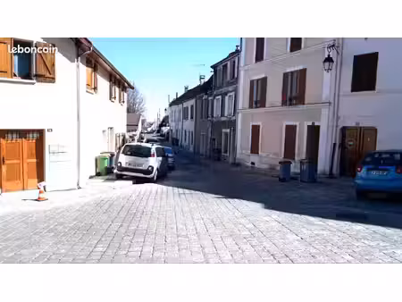 appartement 2 pièces 29 m² – villeneuve-le-roi – disponible le 7 septembre