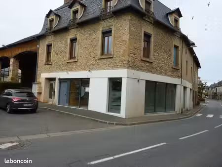 local commercial à louer / centre bourg montbazens