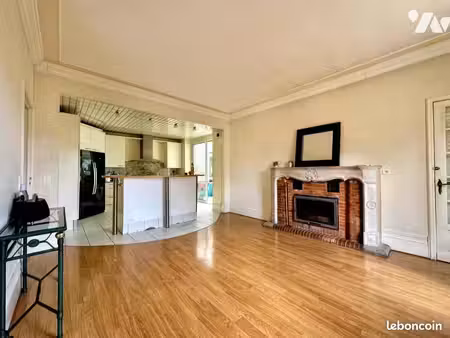 maison 7 pièces 266 m²